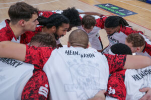 Gemeinsam wollen die BAYER GIANTS wieder einen Erfolg feiern / Foto: Frank Fankhauser (@effefffoto)