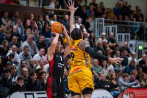 Bejubelten in Kirchheim einen Sieg: Luca Finn Kahl und seine Kollegen setzten sich im Süden durch / Foto: Silas Kunz Bejubelten in Kirchheim einen Sieg: Luca Finn Kahl und seine Kollegen setzten sich im Süden durch / Foto: Silas Kunz