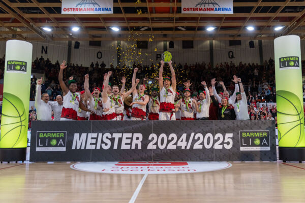 Die BAYER GIANTS Leverkusen sind Meister der BARMER 2. Basketball Bundesliga ProB. Foto: Heuser