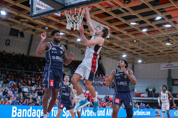 Gegen Bremerhaven gab es für Sebastian Brach & Co. nichts zu holen / Foto: Frank Fankhauser