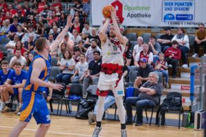 Moritz Hübner und seine Kollegen konnten Speyer in heimischer Halle bezwingen / Foto: Frank Fankhauser