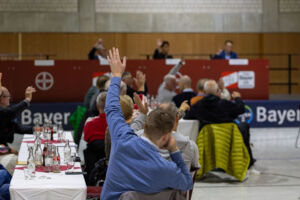 Einstimmig votierten die TSV-Mitglieder für die Satzungsänderung.  Fotos: Heuser
