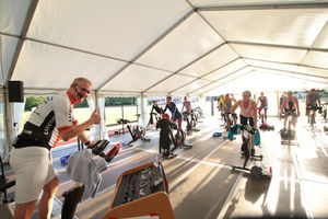 Das Indoor-Cycling auf der Außenfläche wird super angenommen. Fotos: Pulsfort