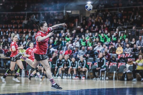 Die Handball-Elfen haben gegen Oldenburg mit 26:25 gewonnen. Foto: Dembinski