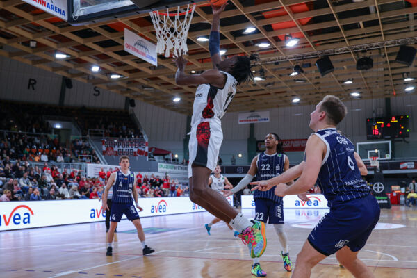 Im Nachbarschaftsduell bekommen es Ric Lynch und die GIANTS mit den RheinStars Köln zutun / Foto: Frank Fankhauser (@effefffoto)