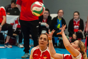 Die Paralympics 2020 finden ohne Sonja Scholten (links) und Ronja Schmölders statt. Foto: Uli Bleil (World Paravolley)