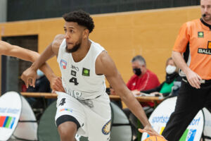Quadre Lollis Jr. (im Trikot der Düsseldorf Giants 2021) ist ein BAYER GIANT / Foto: SG ART Giant Düsseldorf