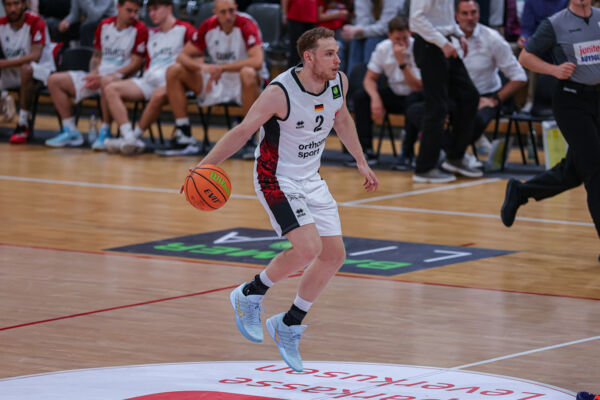 Die "Riesen vom Rhein" um Viktor Ziring wollen Münster bezwingen / Foto: Frank Fankhauser