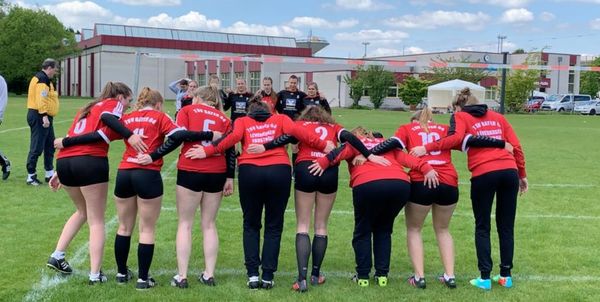 Die Faustball-Frauen kassierten vor heimischem Publikum 2 Niederlagen. Foto: Müller