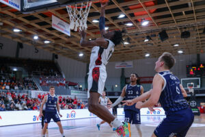 Im Nachbarschaftsduell bekommen es Ric Lynch und die GIANTS mit den RheinStars Köln zutun / Foto: Frank Fankhauser (@effefffoto)