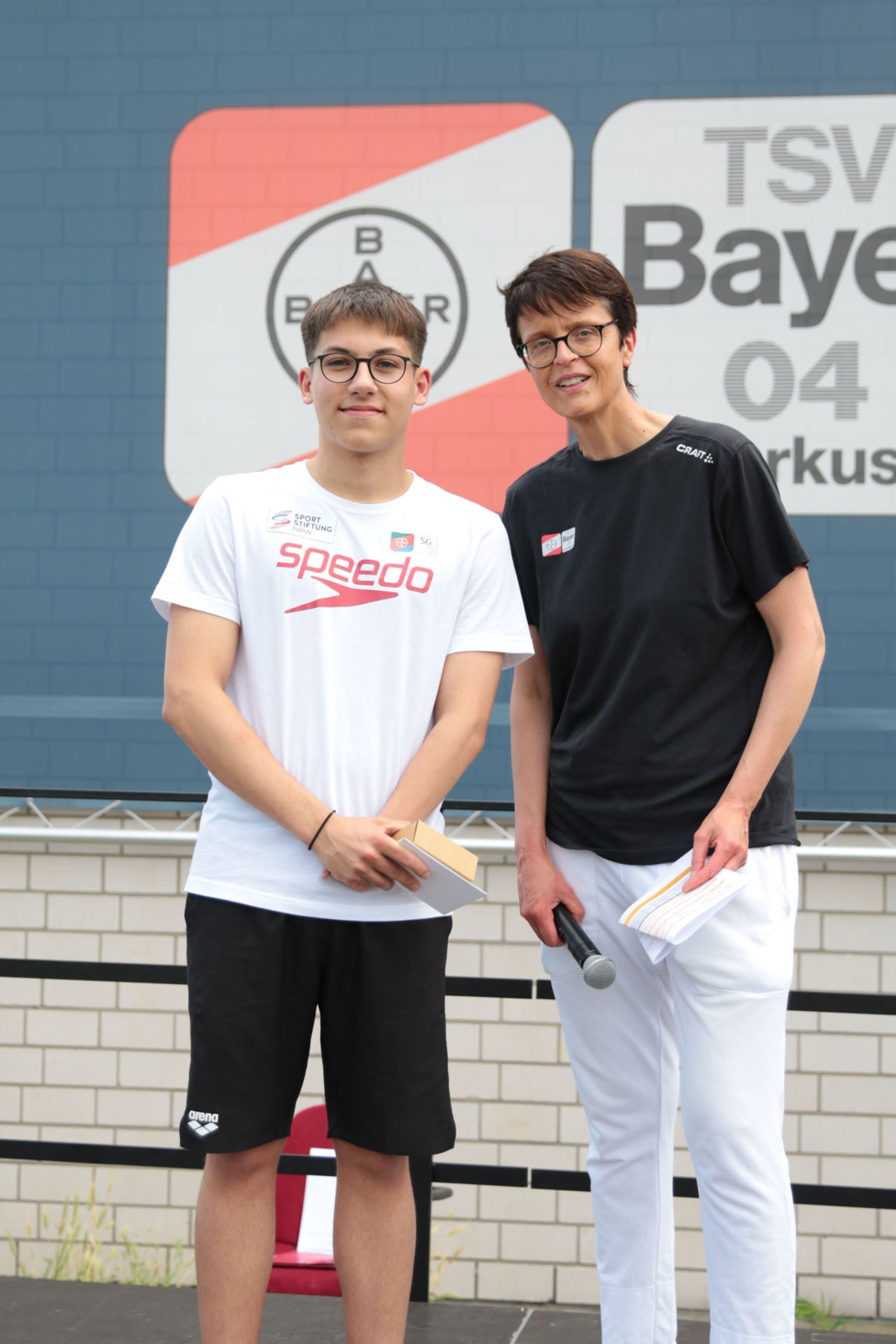 Para-Schwimmer Maurice Wetekam wurde für WM-Silber geehrt.
