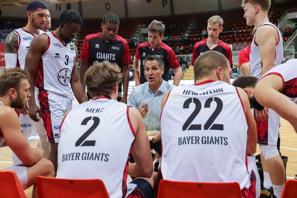 Mit voller Konzentration bezwangen die Schützlinge von Coach Gnad die Kirchheim Knights / Foto: Frank Fankhauser