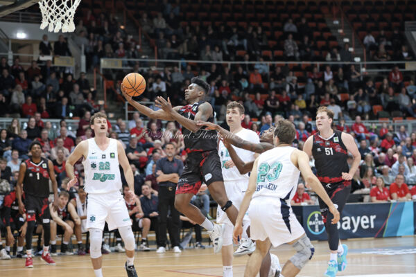 Die BAYER GIANTS sind mit einer Niederlage in die Viertelfinal-Serie gegen Berlin gestartet. Foto: Fleschenberg