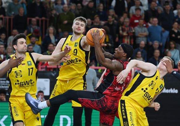 Gekämpft und dennoch verloren: TreVion Crews unterlagen bei den Tigers Tübingen mit 79:86 / Foto: Pressefoto Ulmer