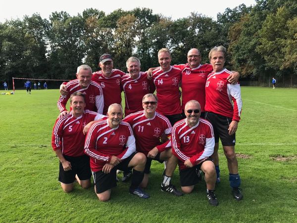 Die Faustball-Männer 55 hoffen auf die DM-Teilnahme. Foto: Schmidt