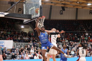 Dennis Heinzmann & Co. hatten gegen Karlsruhe das Nachsehen / Foto: Uwe Pulsfort