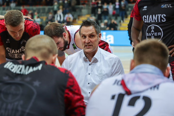 Trainer Hansi Gnad erwartet ein enges, ausgeglichenes Spiel / Foto: Frank Fankhauser