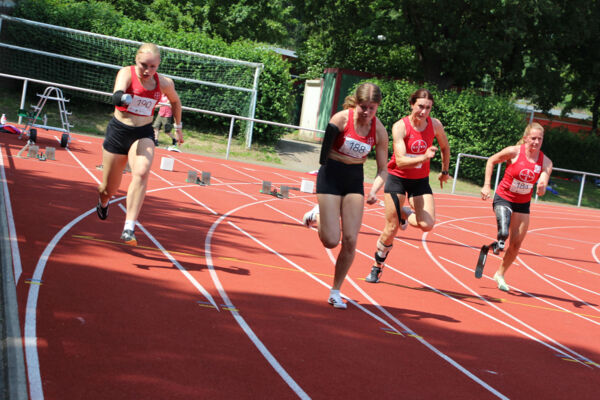 Die starke Sprintgruppe von Erik Schneider mit „Normerfüllerin“ Irmgard Bensusan (2.v. rechts).