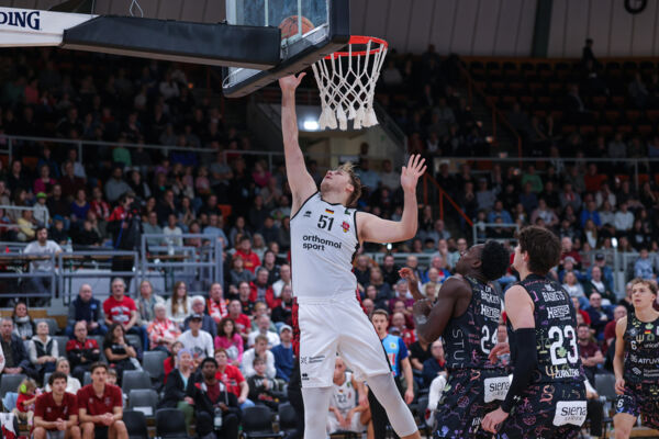 Müssen sich in Nürnberg strecken: Sören-Eyke Urbansky & seine Kollegen wollen endlich wieder gewinnen / Foto: Frank Fankhauser (@effefffoto)