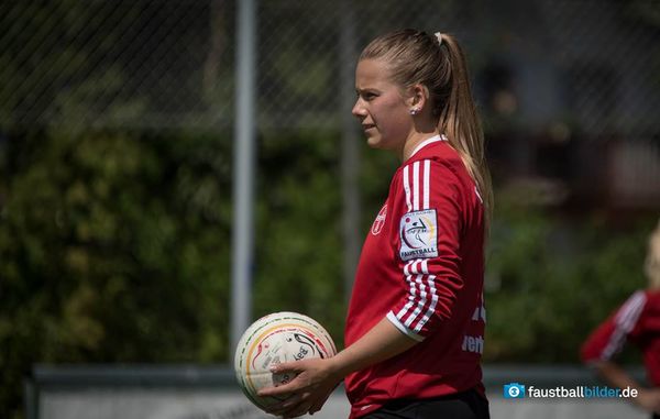 Die Faustballfrauen stehen vor einer großen Herausforderung.