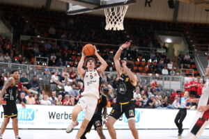Stand für BAYER knapp 19 Minuten auf dem Parkett: Jug Bogdan / Foto: Uwe Pulsfort