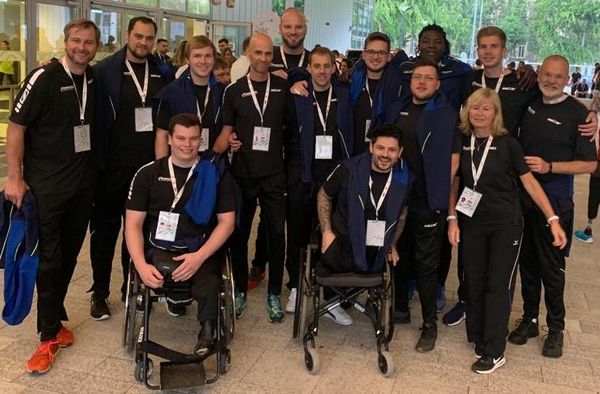 Das Herren-Team bei der Eröffnungsfeier