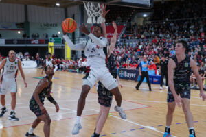 Scorte gegen Paderborn zweistellig, auch gegen Karlsruhe? John Williams Jr. / Foto: Frank Fankhauser