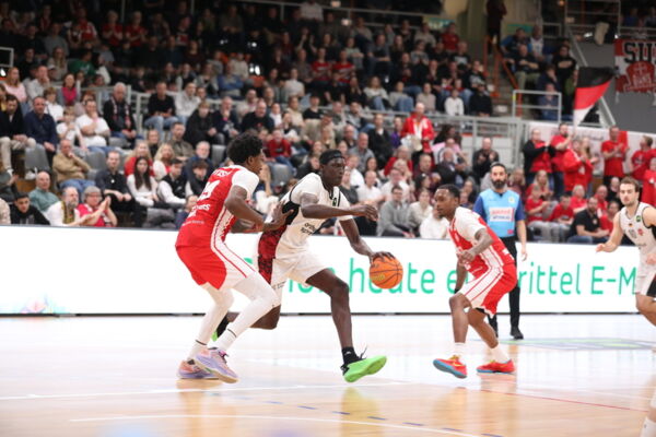 Überragte in Koblenz, auch am 32. Spieltag gegen Wolmirstedt? Lök Wur / Foto: Uwe Pulsfort