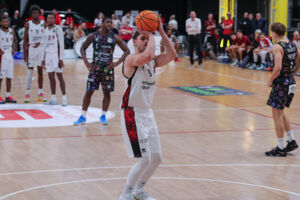 Ob es reicht? Ein Einsatz von Luca Kahl gegen Quakenbrück ist fraglich / Foto: Frank Fankhauser