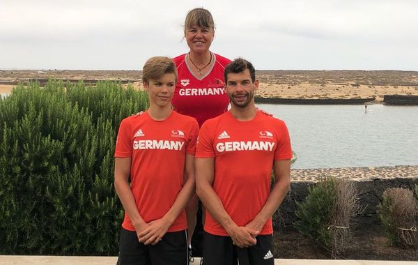 Leverkusener Trio: Engel und Pollap mit Trainerin Laub