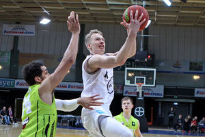 Die BAYER GIANTS setzen traditionell auf die Ausbildung junger Spieler wie hier Lennard Winter. Foto: Fleschenberg