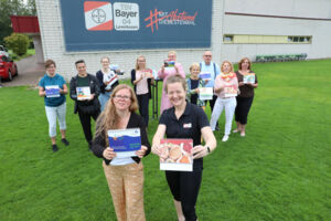 TSV-Ressortleiterin Fitness Sonja König (rechts) stellte mit anderen Engagierten das Sommerfest-Programm vor. Foto: Pulsfort