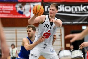 Sören-Eyke Urbansky wird 2023/24 das Trikot des deutschen Rekordmeisters tragen / Foto: White Wings Hanau